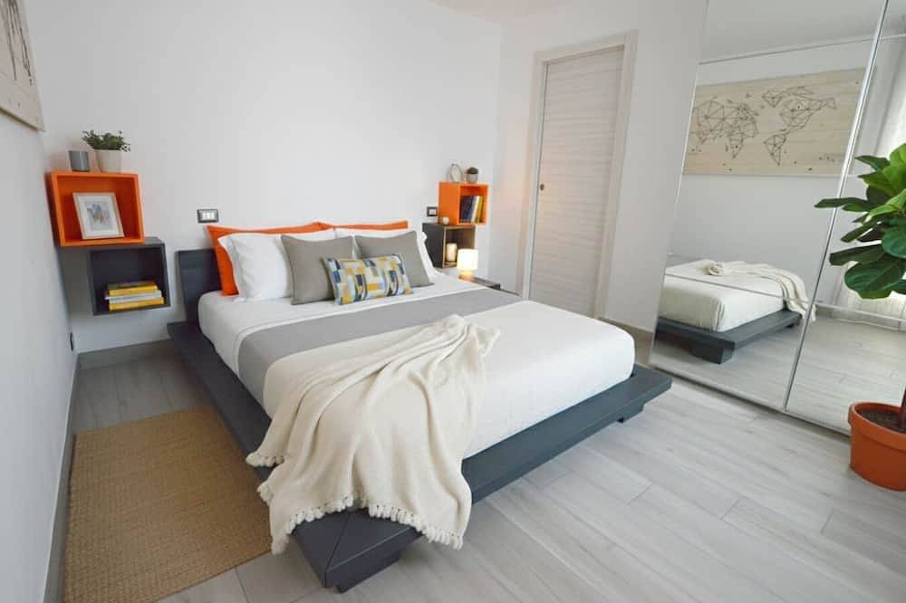 Lacasetta _ Como Lakeview Terrace renovated apt. in Carate Urio, Comosøen