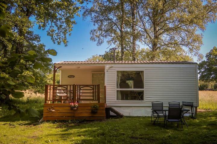 Gîte pour 6 personnes, avec Balcon et Terrasse ainsi que Jardin et Piscine à Sainte-Christine