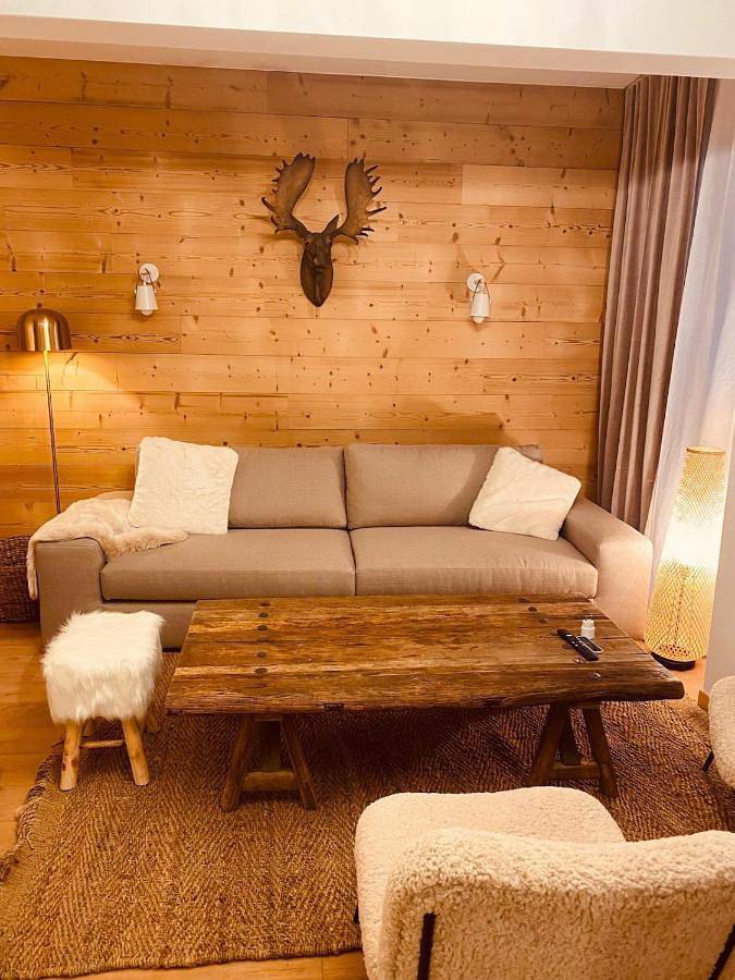 Gîte pour 8 personnes, avec terrasse et vue dans Val Louron