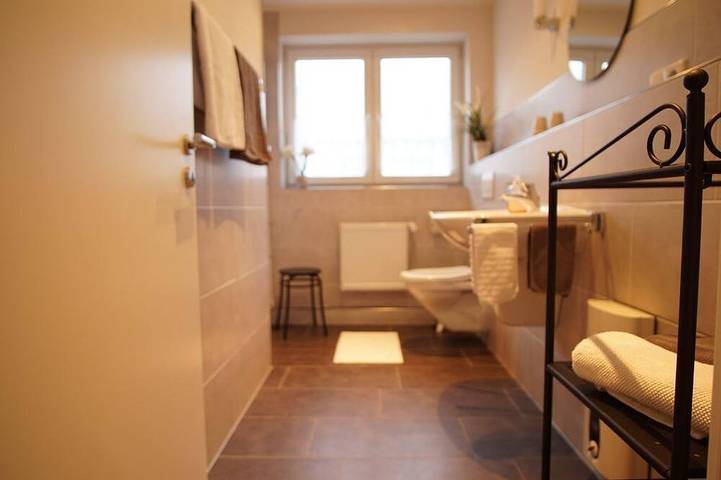 Ferienwohnung für 2 Personen, mit Terrasse und Garten sowie Sauna in Bullay - 3