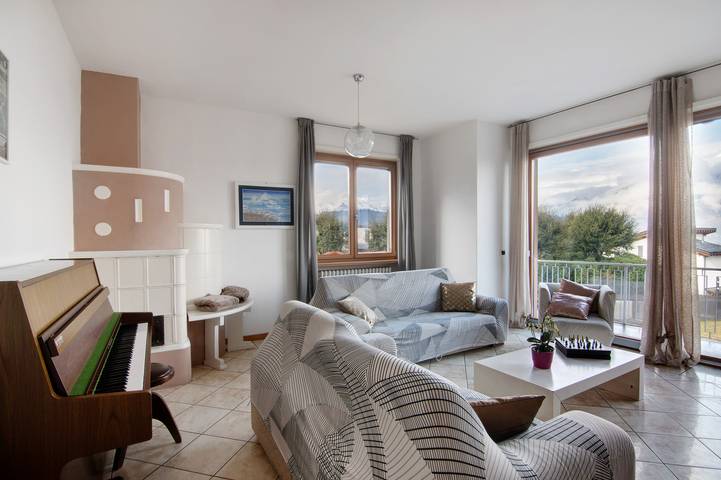 Appartamento per 7 persone, con giardino e vista lago, con animali domestici in Colico