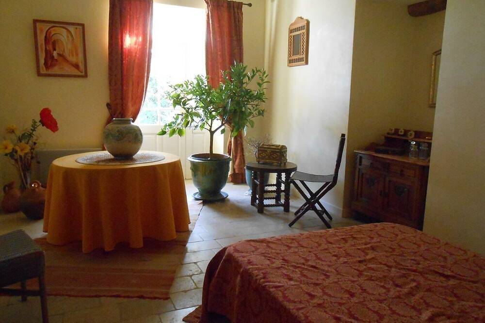 En Terre de Provence, le Mas Valérian in Mollégès, Région d'Arles
