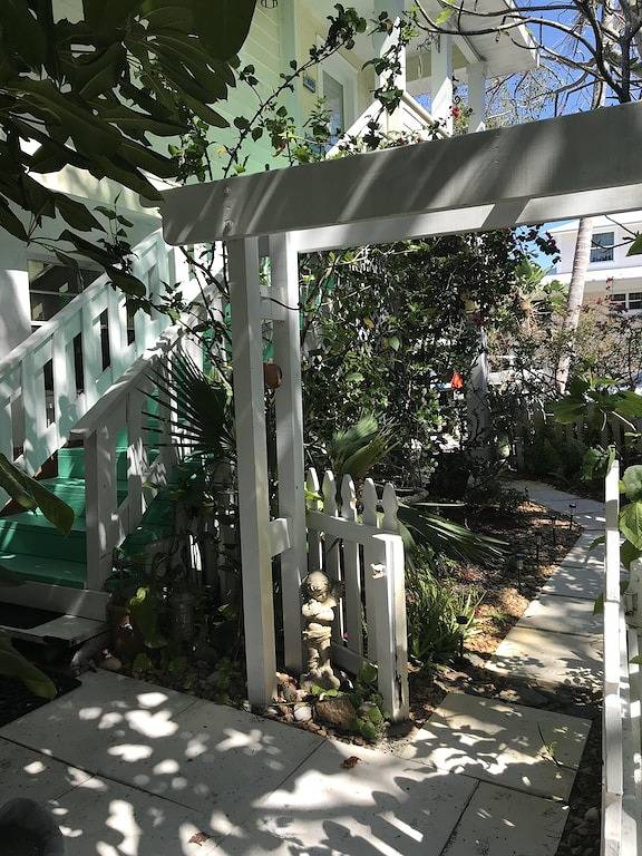 Vacation home for 8 people, with yard, with pets in Anna Maria Island