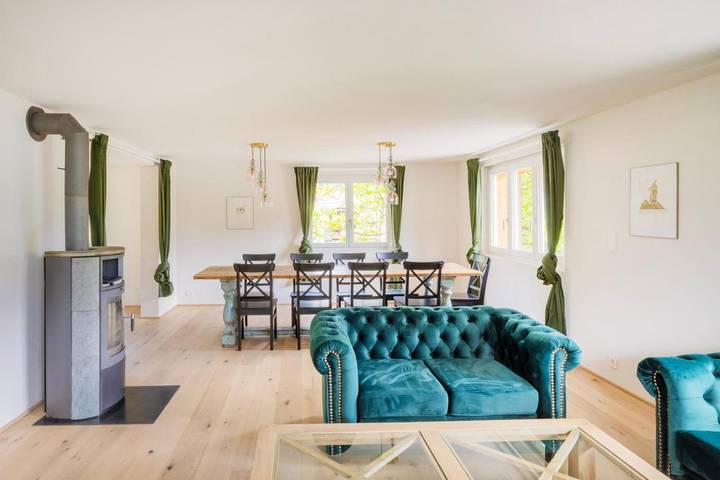 Ferienhaus für 8 Personen, mit Balkon und Terrasse sowie Ausblick in Egg