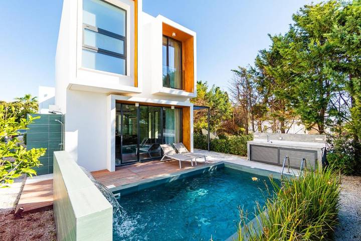 Villa voor 4 personen, with uitzicht and zwembad as well as tuin in Paphos