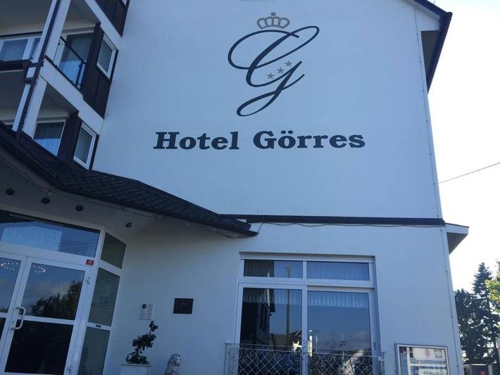 Hotel, mit Terrasse und Garten in Wachtberg