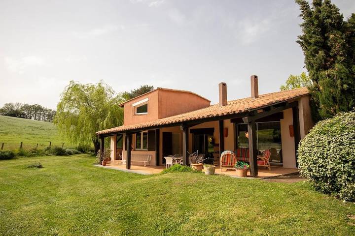 Location de vacances pour 8 personnes, avec piscine ainsi que jardin et vue à Saint-Amans-Soult - 3