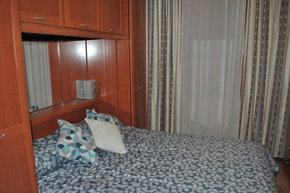 Country House 'Romo 2' with Mountain View, Wi-Fi and Air Conditioning in Rute, Sierras Subbéticas