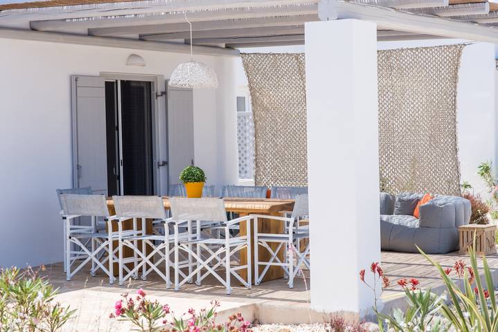 Villa pour 8 personnes, avec piscine et terrasse ainsi que jardin et vue sur l’océan dans Paros - 3