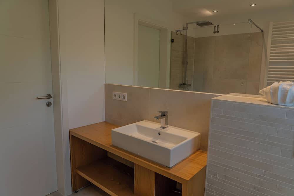 Ganze Wohnung, Moderne Ferienwohnung in List für zwei Personen mit Terrasse und Strandnähe in List (Sylt), Sylt