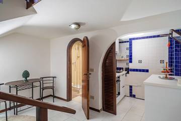 Vacation Rental for 2 Guests in Taormina, Messina Province, Picture 4