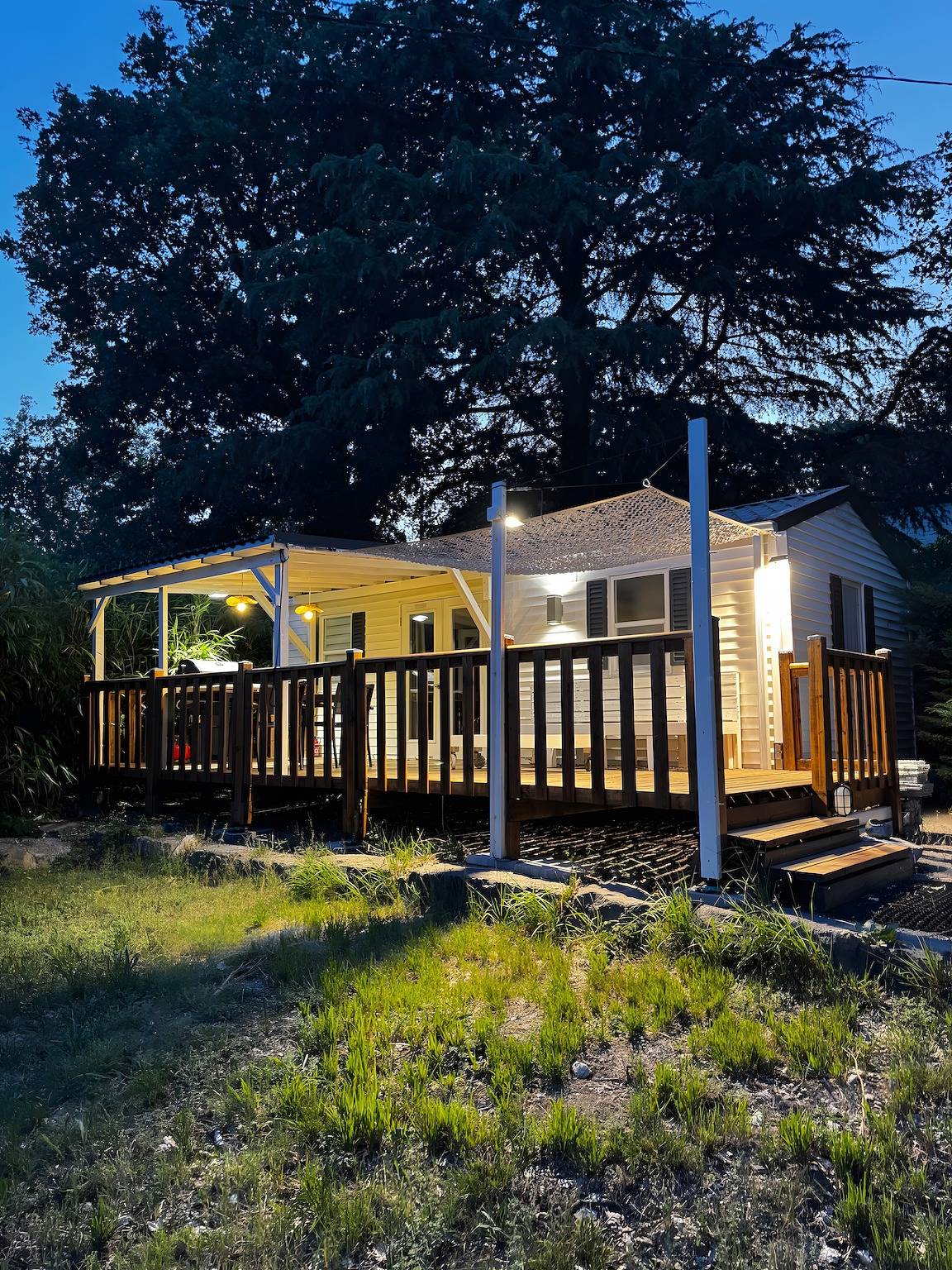 Bungalow « L’échappée » avec vue sur la montagne, Wi-Fi et climatisation in Saint-Alban-Auriolles, Ardèche