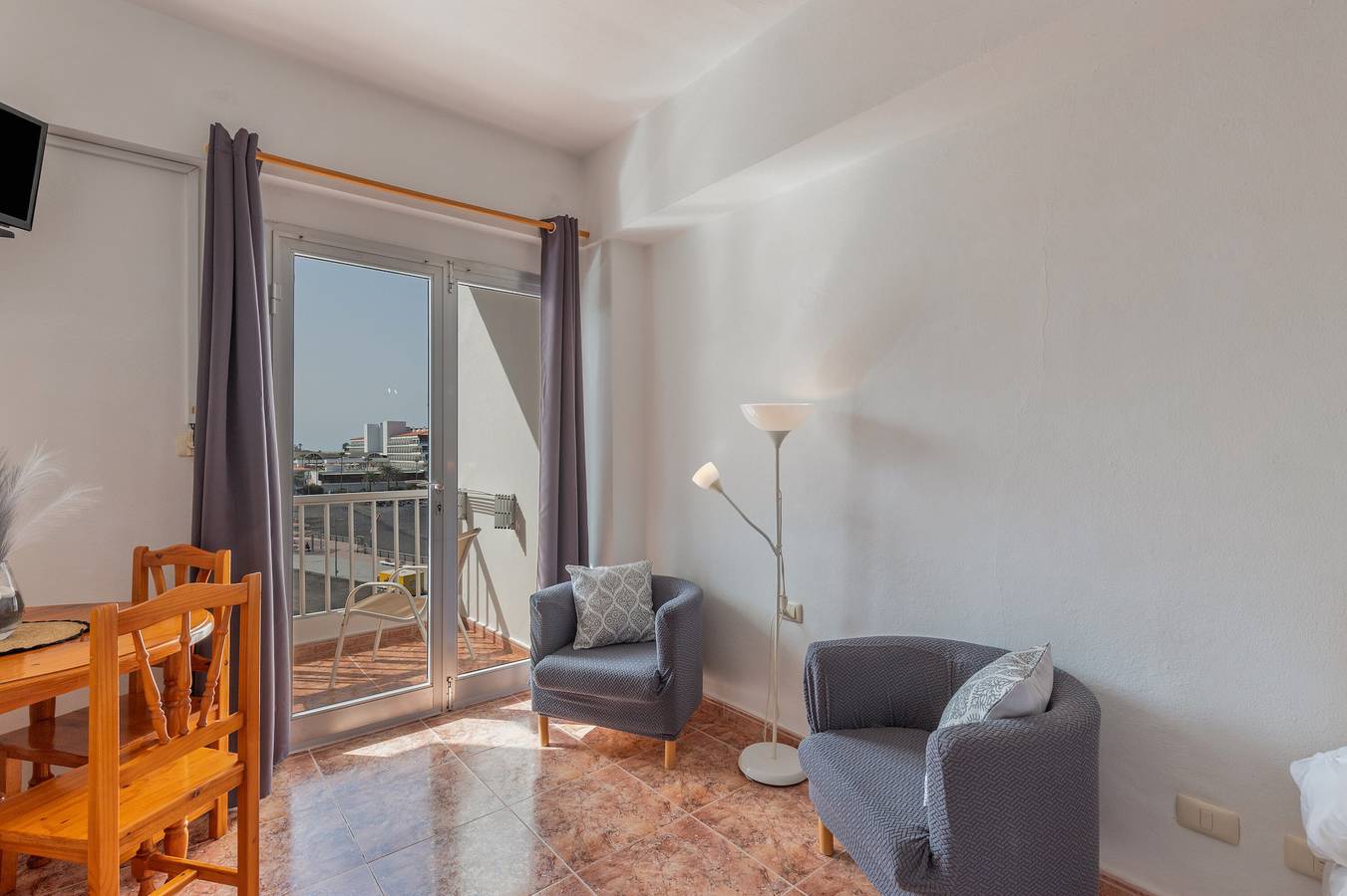 Estudio entero, Estudio 'Martin - 31' con vistas al mar, balcón y Wi-Fi in Puerto Naos, Los Llanos de Aridane