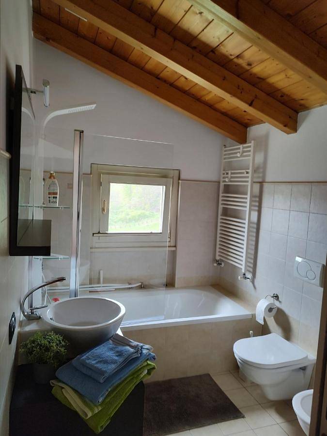 Gîte pour 2 personnes, avec vue sur le lac et vue à Gavirate - 3