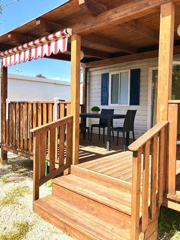 Ferienhaus für 6 Personen, mit Terrasse und Garten sowie Kinderpool und Pool