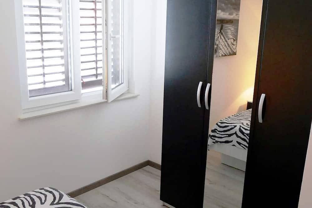 Family  apartment consist of two bedrooms and two bathrooms in Dubrovnik, Grad Dubrovnik