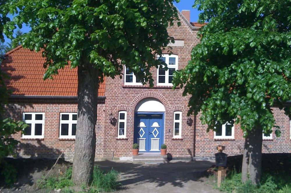 Ganze Wohnung, Gutshaus Vieregge - Südwestflügel in Vieregge, Neuenkirchen (Rügen)