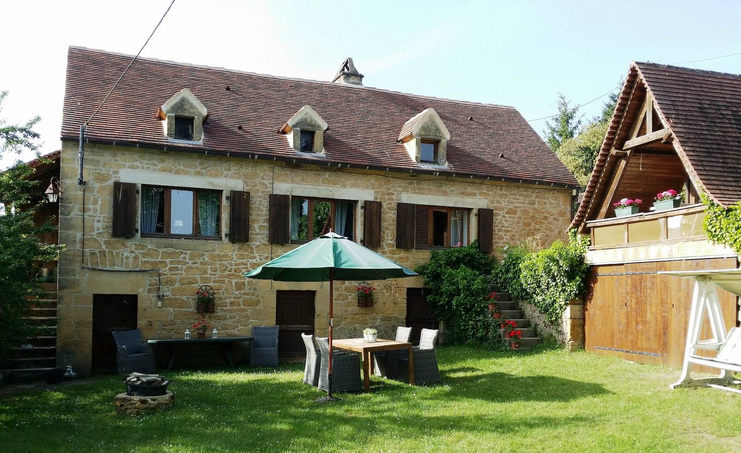 Gîte pour 6 personnes avec piscine in Vitrac, Périgord Noir