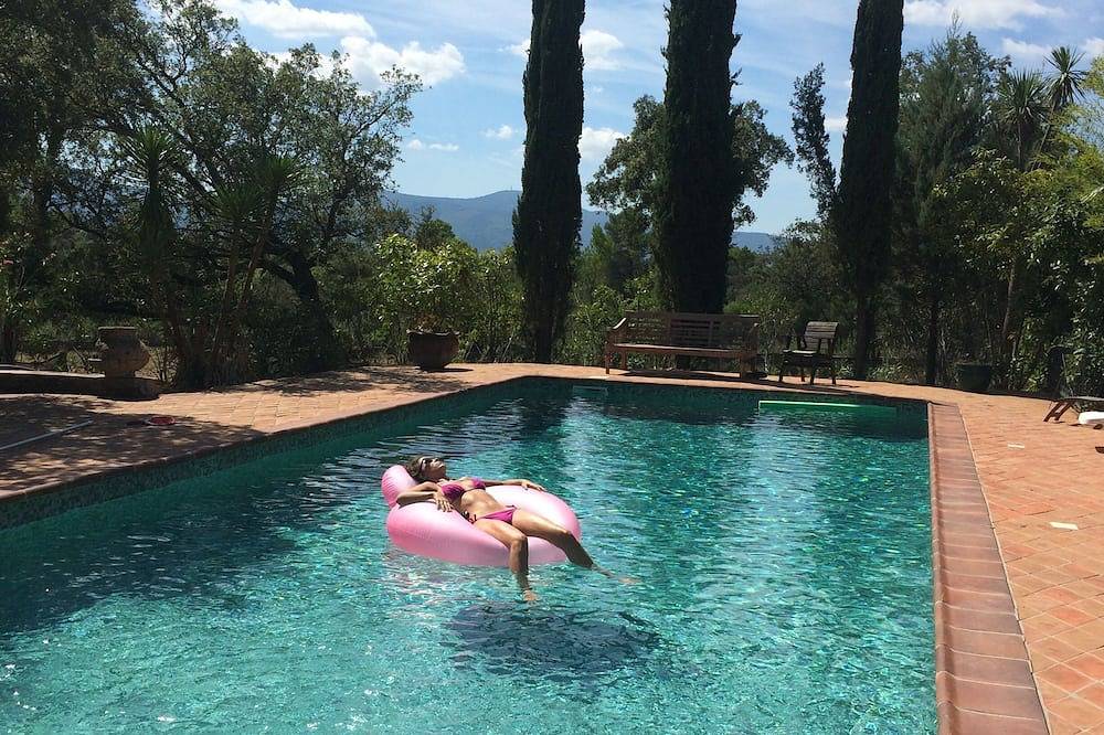 Idyllic Secluded Provençal Villa in Protected Park Land in Le Luc, Draguignan region