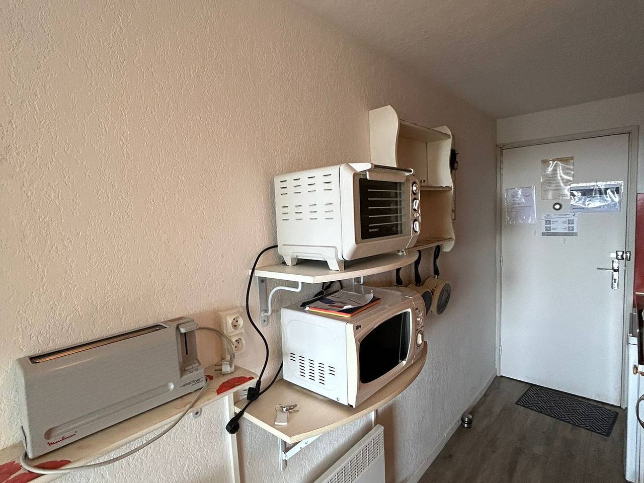 Estudio entero, Estudio a pie de pistas con vistas impresionantes in Super Besse, Besse-et-Saint-Anastaise