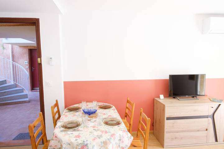 Gîte pour 4 personnes, avec jardin, adapté aux familles dans Plage de la Nartelle - 3