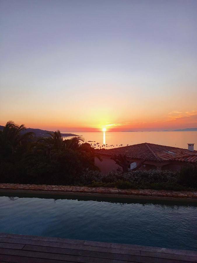 Location de vacances pour 8 personnes, avec jardin ainsi que piscine et vue dans Portigliolo - 4