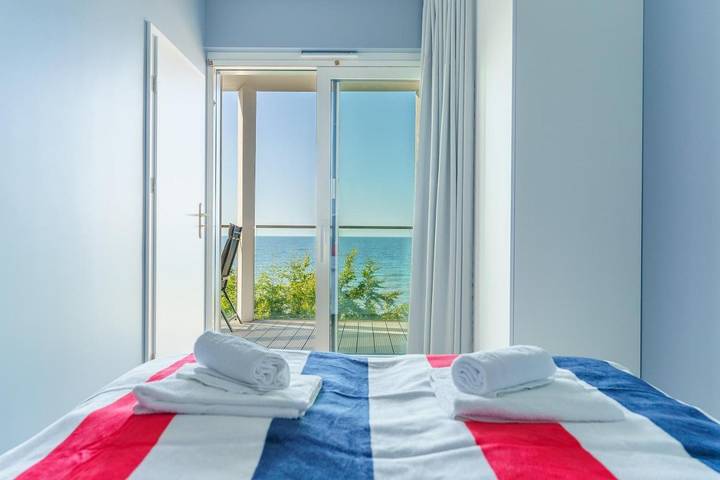 Apartament wakacyjny dla 4 osób, z balkon i basen oraz widok, zwierzęta dozwolone w Sianożęty