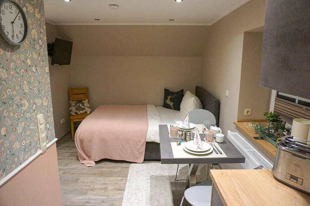 Ganze Wohnung, Tolle Ferienwohnung Burghaus 3 für bis zu 2 Personen in Grimersum, Krummhörn