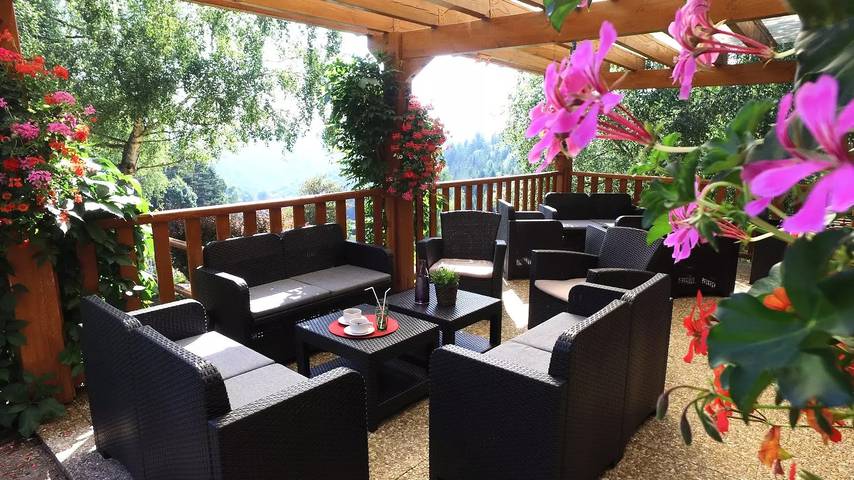 Mobil home pour 6 personnes, avec terrasse, animaux acceptés à Chaudes-Aigues - 4