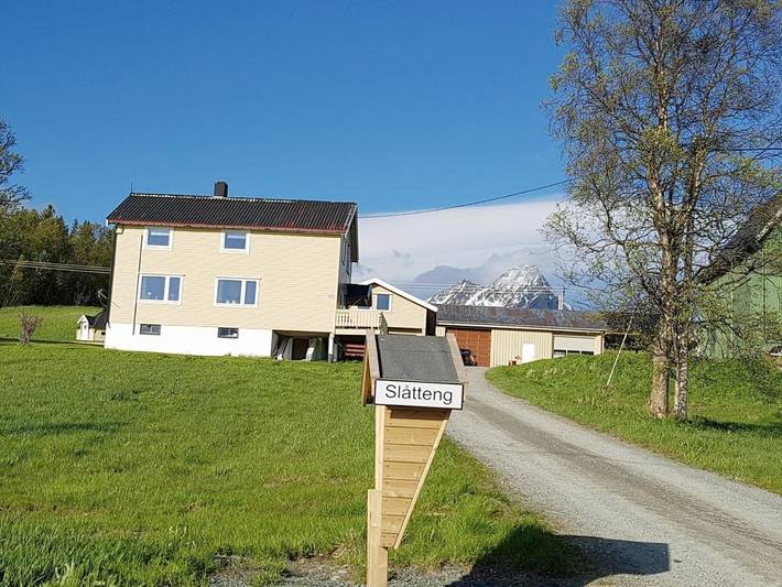 Ferienhaus für 8 Personen, mit Seeblick und Garten sowie Ausblick in Lyngen - 2