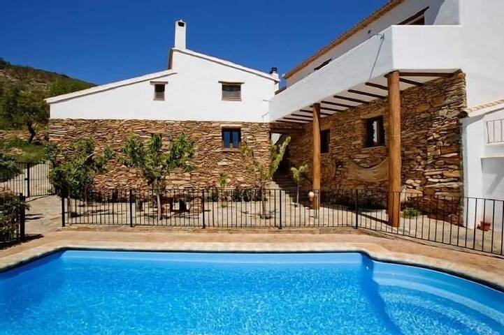 Cottage für 8 Personen, mit Terrasse und Pool sowie Garten und Whirlpool - 1