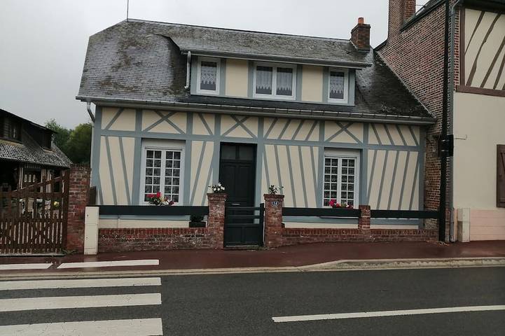Location de vacances pour 10 personnes, avec Terrasse et Jardin à Grandcourt