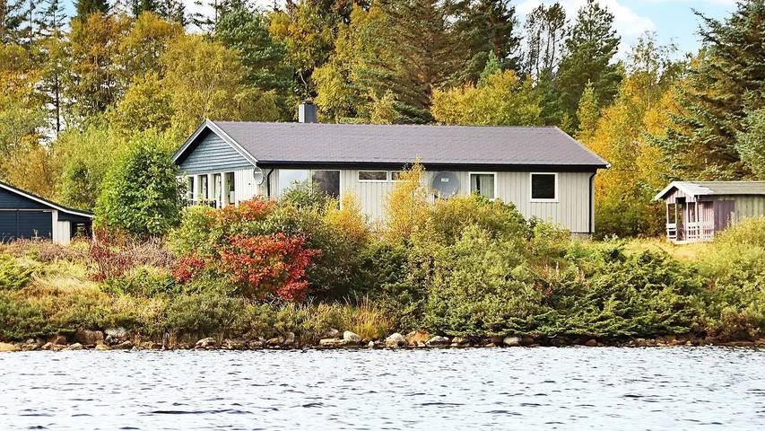 Ferienhaus für 13 Personen, mit Terrasse und Whirlpool auf Hitra