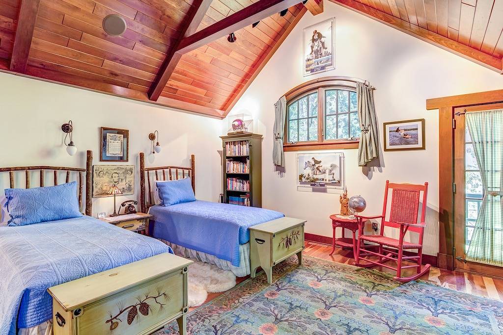 Erleben Sie die Northwood Lakes auf einem 1917 Arts and Crafts Estate in Breezy Point, Crow Wing County