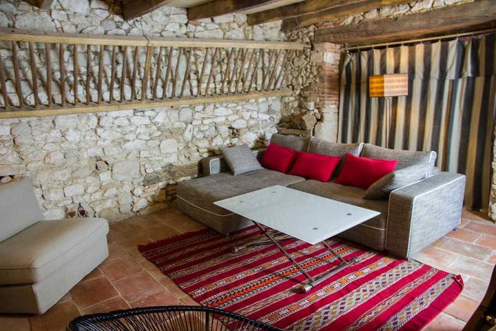 Gîte pour 10 personnes, avec sauna et jacuzzi ainsi que jardin et piscine à Castelnau-de-Montmiral - 3