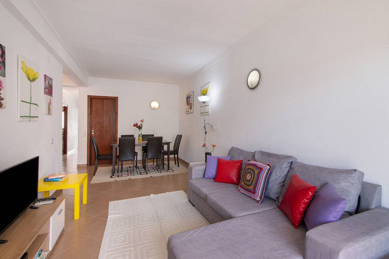 Appartamento intero, Appartamento 'Ampio T2' con Terrazza Privata, Wi-Fi e Aria Condizionata in Aldeia das Açoteias, Albufeira