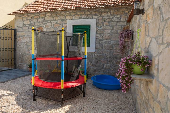 Ferienhaus für 7 Personen, mit Garten und Pool