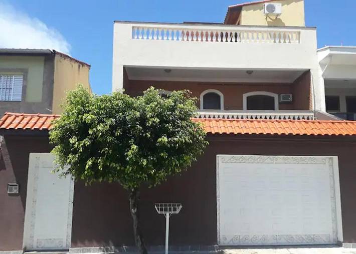 Casas e apartamentos de temporada para 16 pessoas, com terraço e piscina e ainda vista em Aparecida