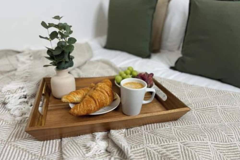 Apartment for 4 People in Swindon, North Wessex Downs