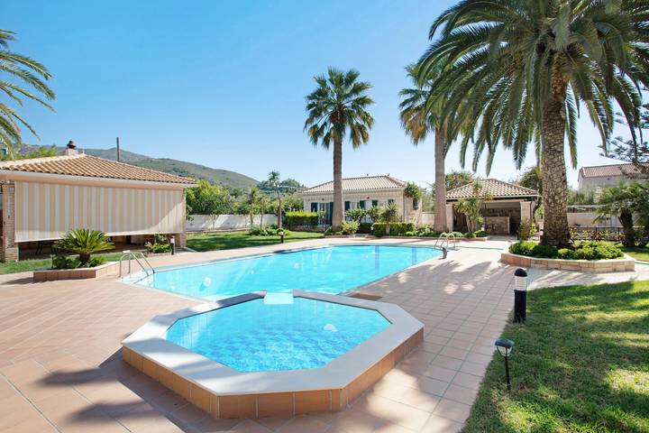Ferienhaus für 4 Personen, mit Balkon und Garten sowie Kinderpool in Kalamaki - 2
