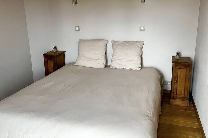 Gîte pour 8 personnes, avec piscine ainsi que jardin et terrasse à Fiac (Tarn) - 4