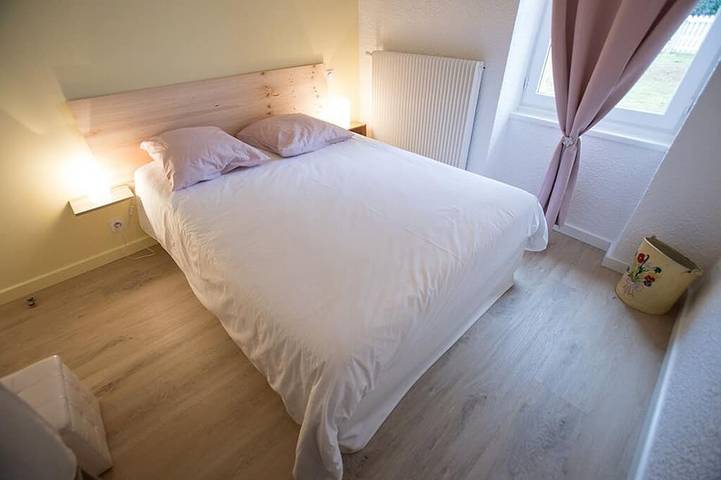 Location de vacances pour 8 personnes, avec jardin et terrasse à Sallebœuf - 2