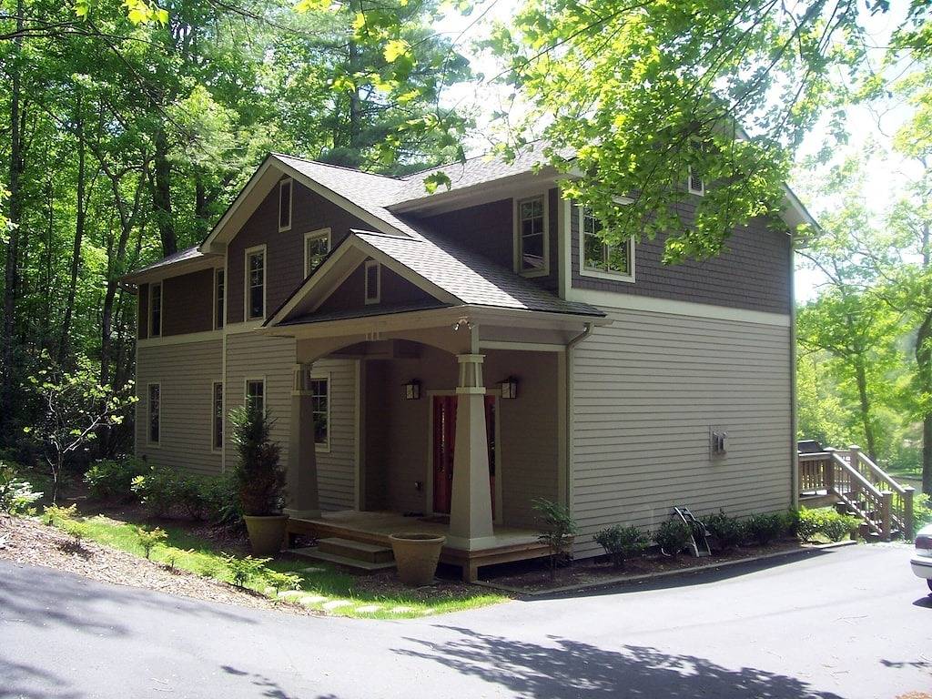 Privates Haus am Seeufer am Lake Toxaway im Westen von North Carolina! in Lake Toxaway