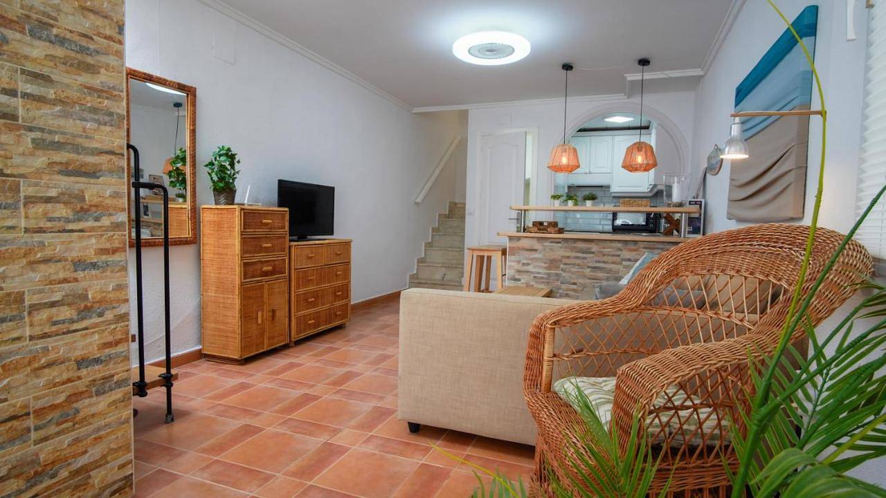 Fewoamann Ferienhaus Mil Palmeras - 2 Min zum Strand & Meerblick in Pilar de la Horadada, Costa Blanca