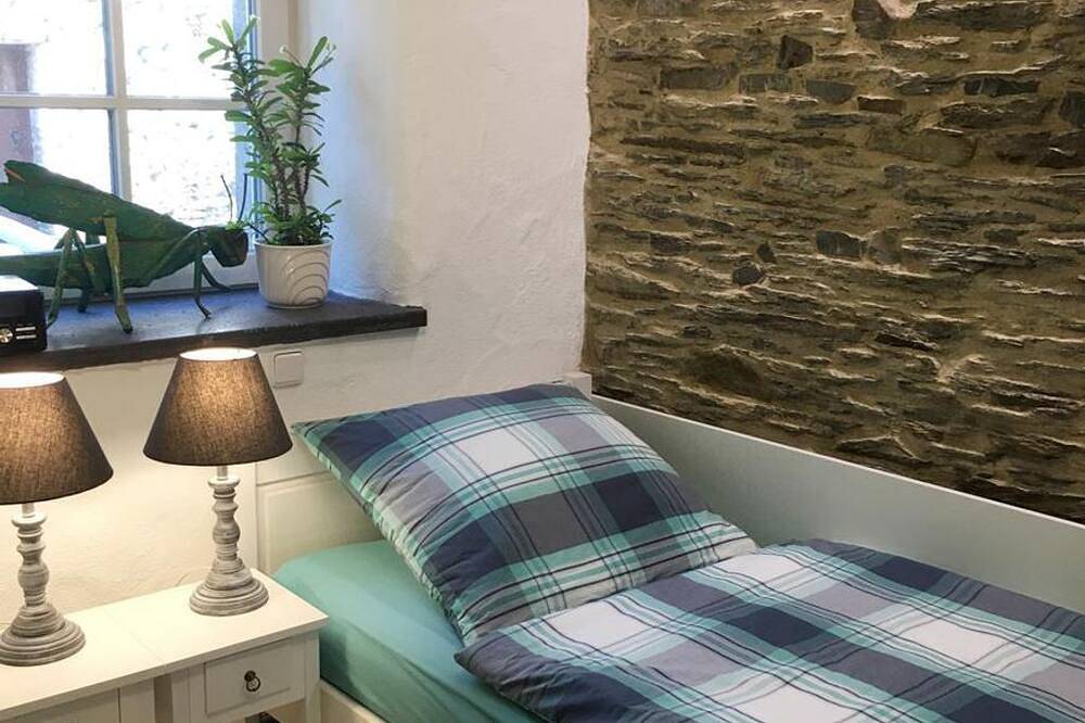 Ganze Wohnung, 2-Bett-Ferienwohnung Eltztal - Ferienhaus Astorius in Monreal, Osteifel