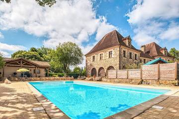 Gîte pour 8 personnes, avec jardin à Sainte-Trie