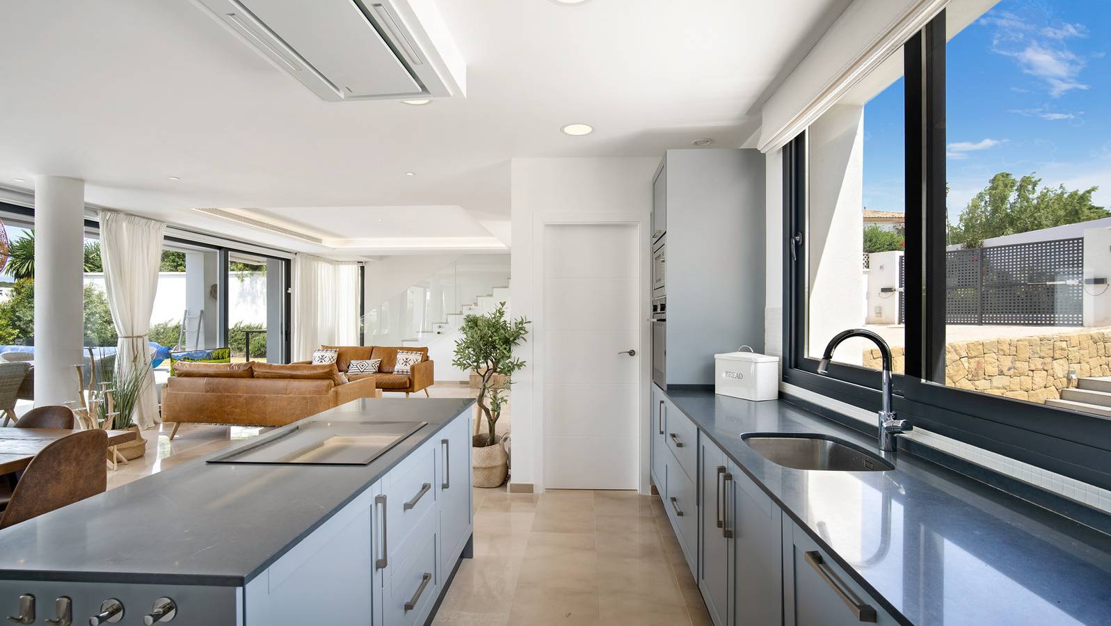 -35% // Villa Sander in La Gaspara, Estepona
