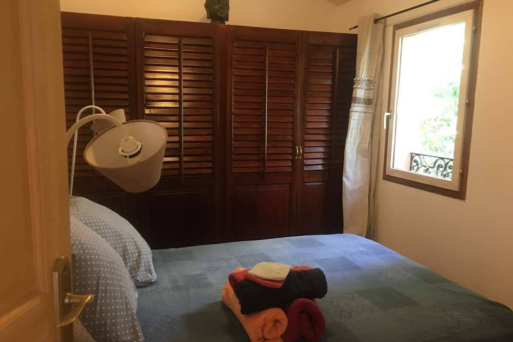 Charming House Under The Trees In A Very Large Garden in Aix-en-Provence, Aix-en-Provence und Umgebung