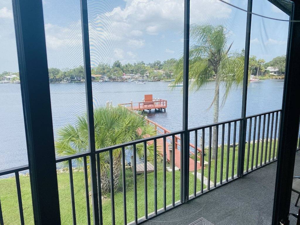 Million Dollar view. Sleeps 6. Renovated June '23. Dock/Kayaks/Paddleboard in Homosassa, Citrus County