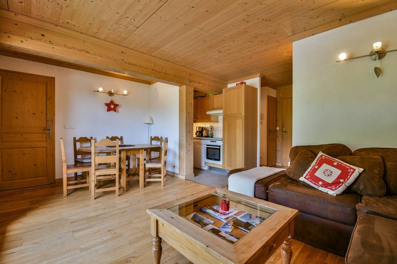 Entire apartment, Refuge Le Bardeau B4 in Le Grand-Bornand, Annecy region